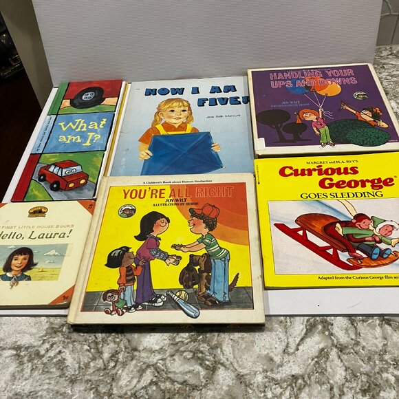 LOT of Vintage Children's Books Kids Books EUC 10 Books in All - Picture 4 of 5